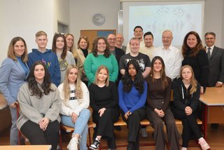 Die Schülerinnen und Schüler starten in die neue OTA-Ausbildung