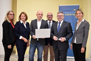 Mag. Katja Steininger, Pflegedirektorin Silvia Hickelsberger, Ing. Hubert Groiss, Ärztlicher Direktor Dr. Rainer Ernstberger, Landesrat Dipl. Ing. Ludwig Schleritzko und Andrea Dankelmaier